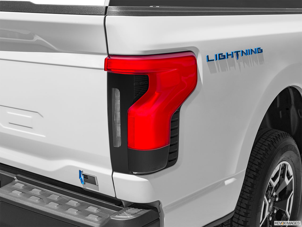 2022 Ford F-150 Lightning photo