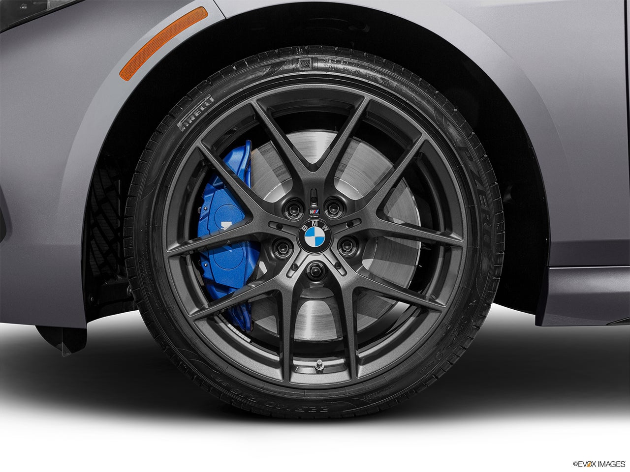 2023 BMW 2 Series photo