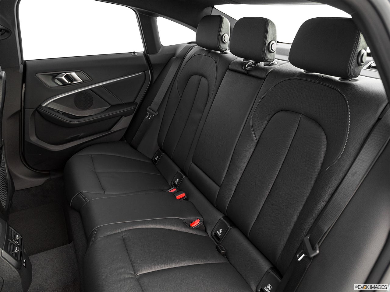 2023 BMW 2 Series photo