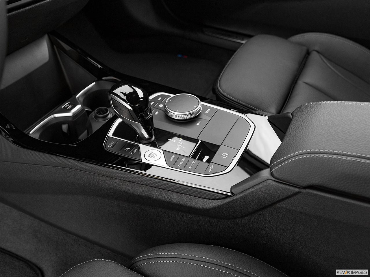 2023 BMW 2 Series photo
