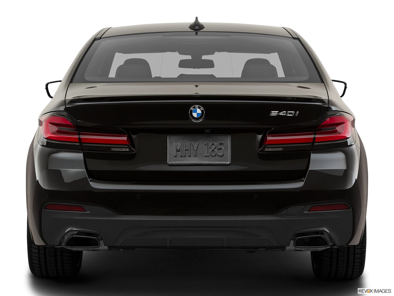 2025 BMW 5 Series photo