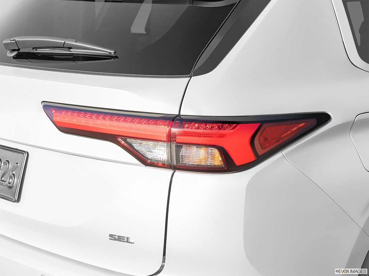 2023 Mitsubishi Outlander photo