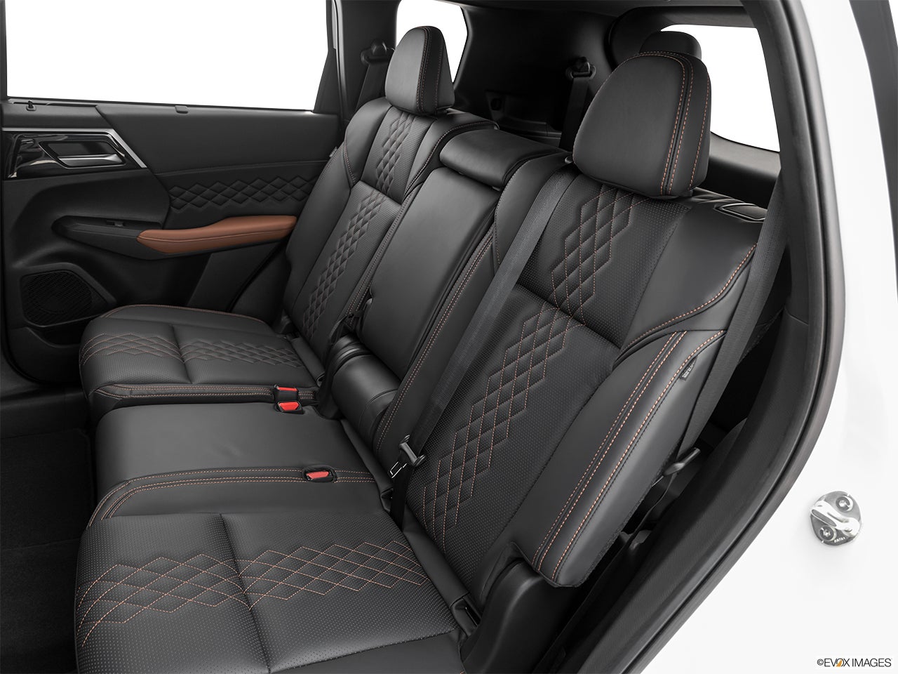 2023 Mitsubishi Outlander photo