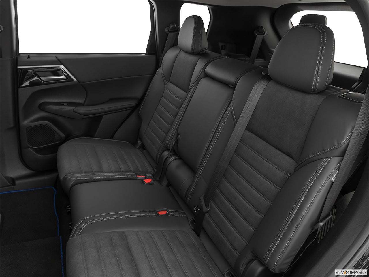 2023 Mitsubishi Outlander PHEV photo