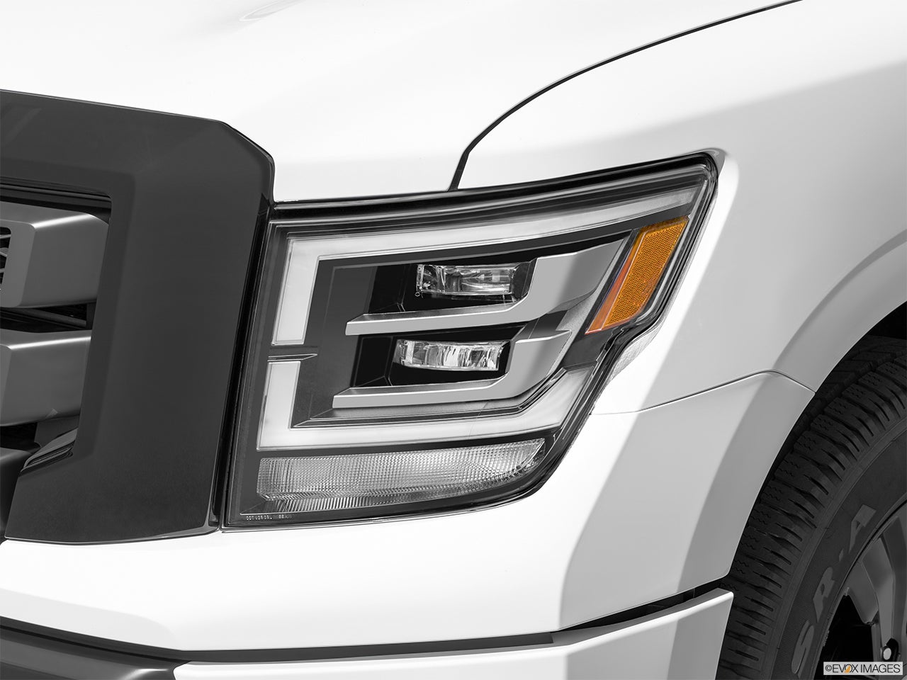 2023 Nissan Titan photo
