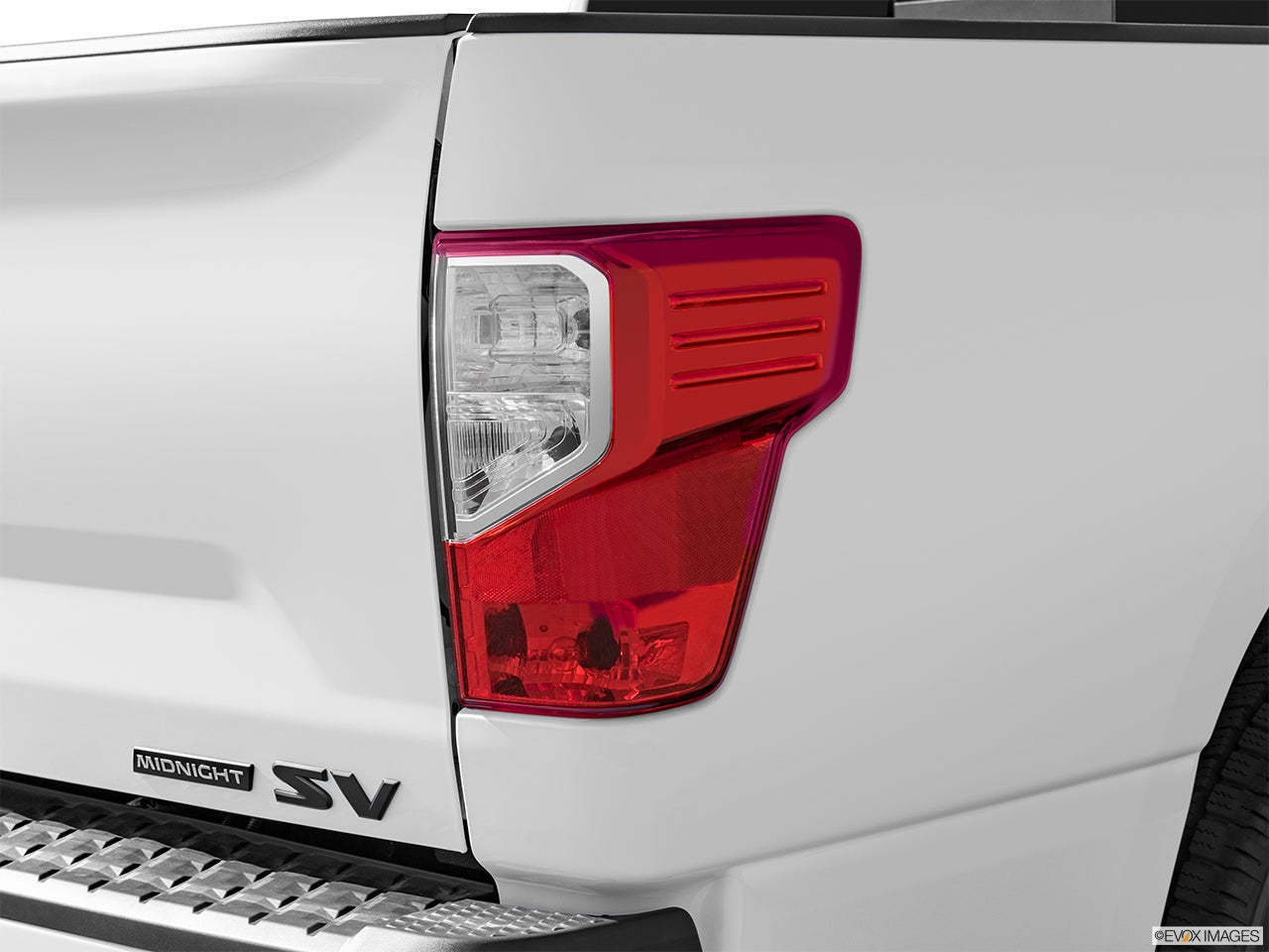 2023 Nissan Titan photo