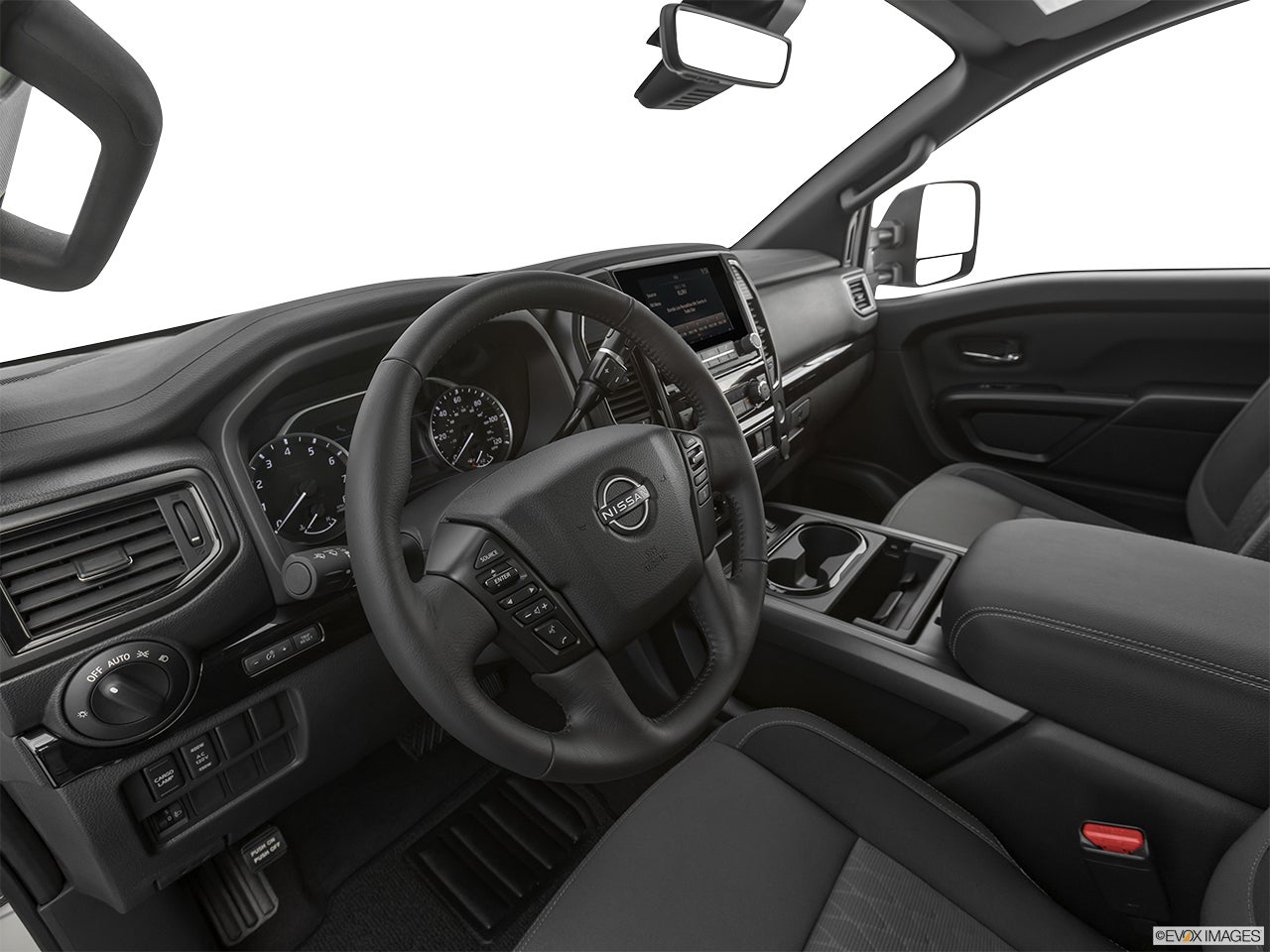 2023 Nissan Titan photo