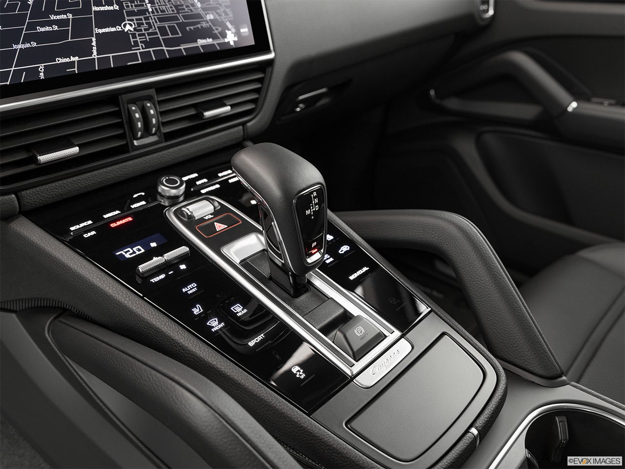 2023 Porsche Cayenne photo