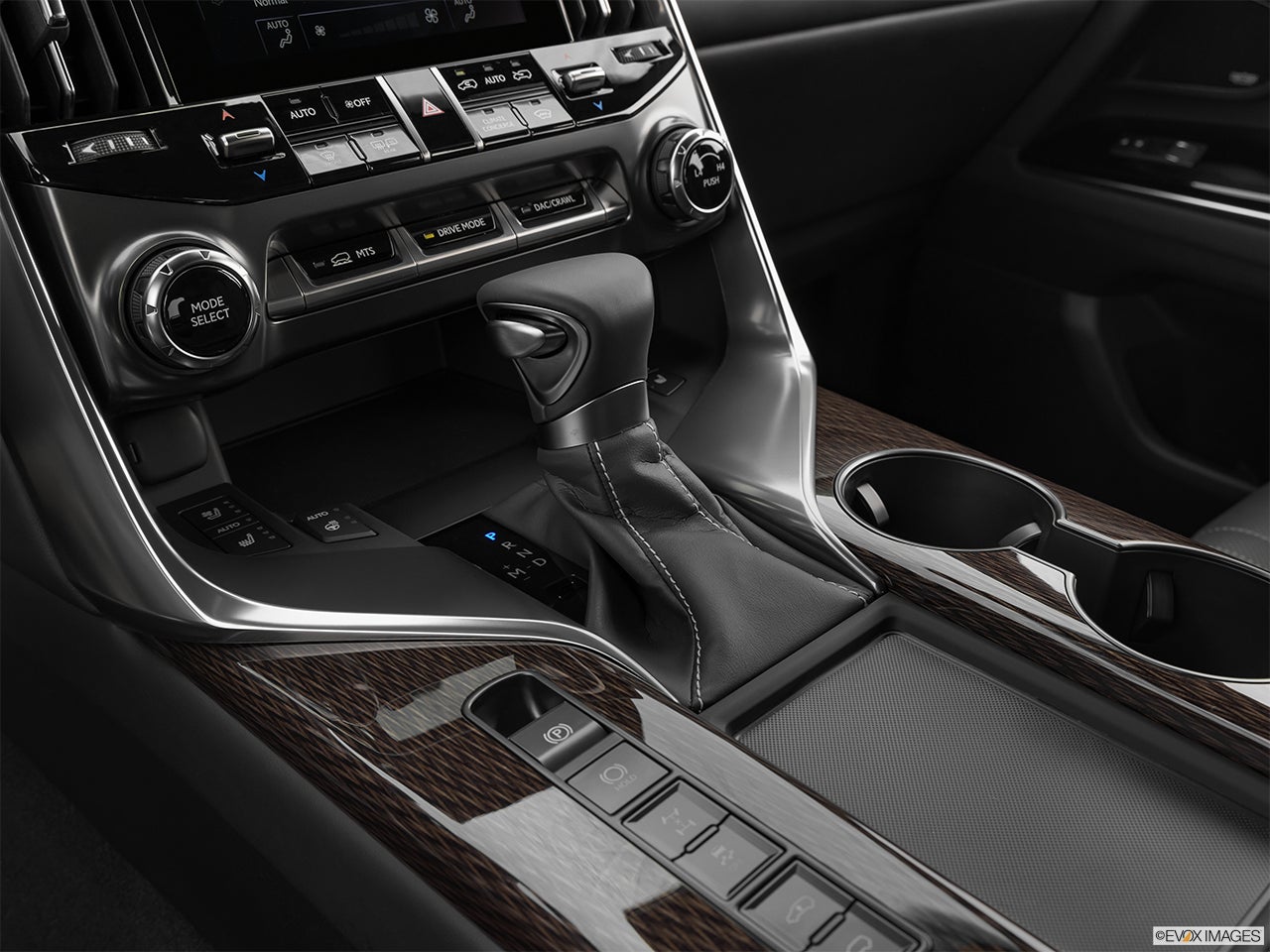 2023 Lexus LX 600 photo