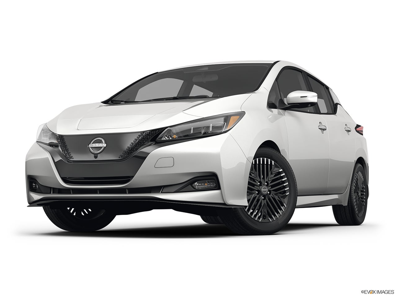 2025 Nissan LEAF photo