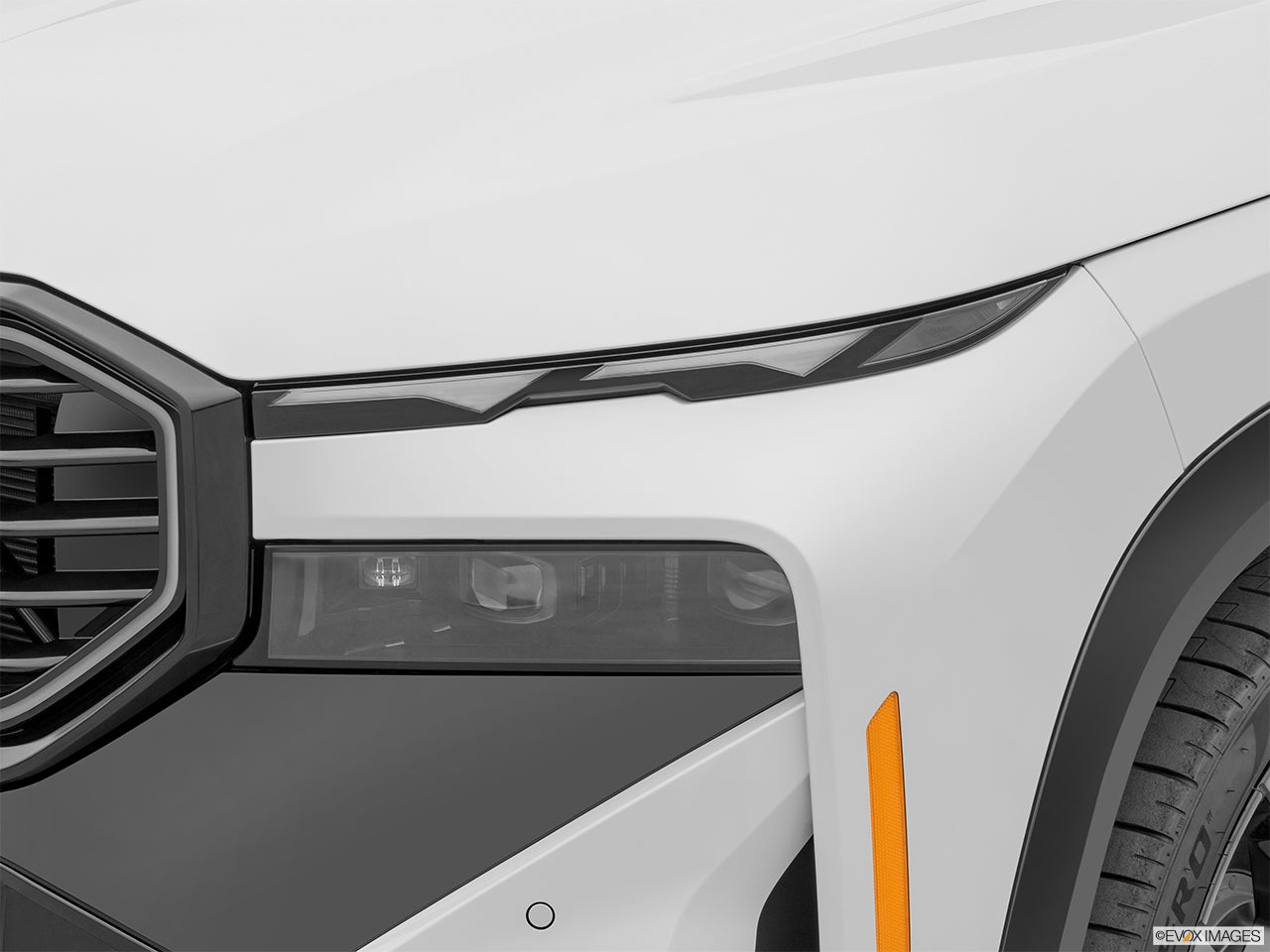 2023 BMW XM photo