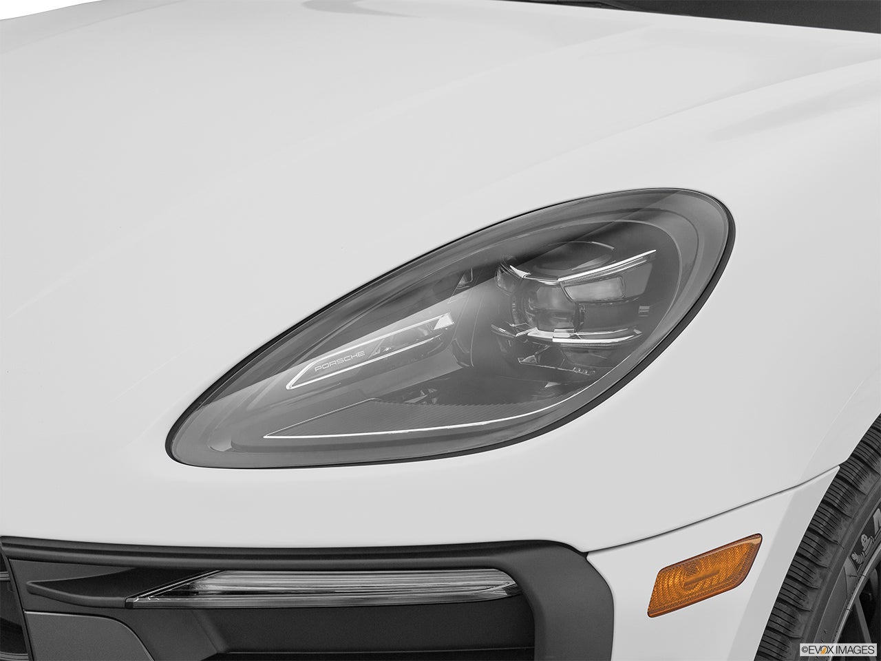 2023 Porsche Macan photo