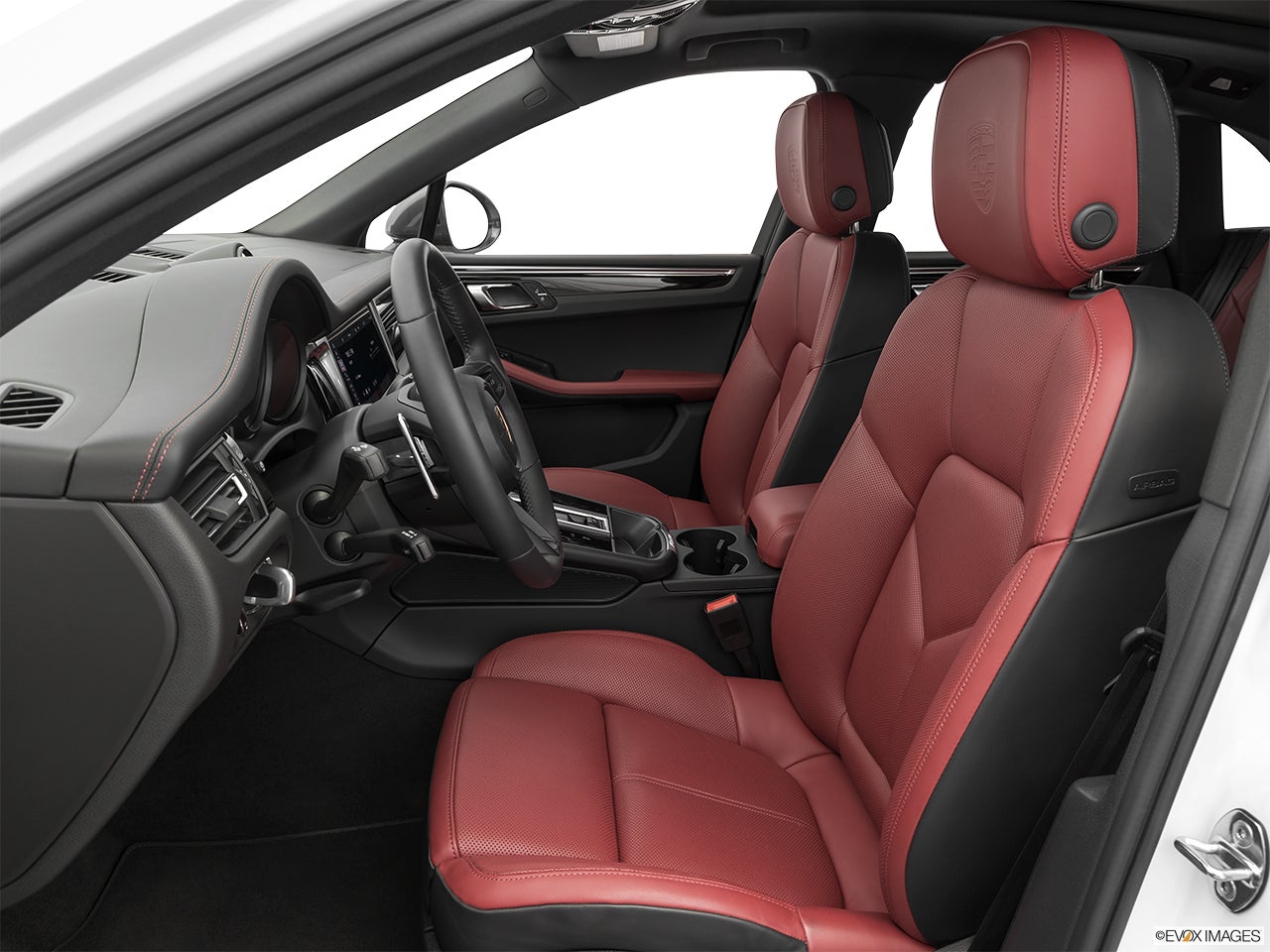 2023 Porsche Macan photo