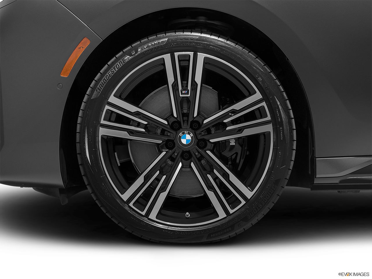 2025 BMW i7 photo