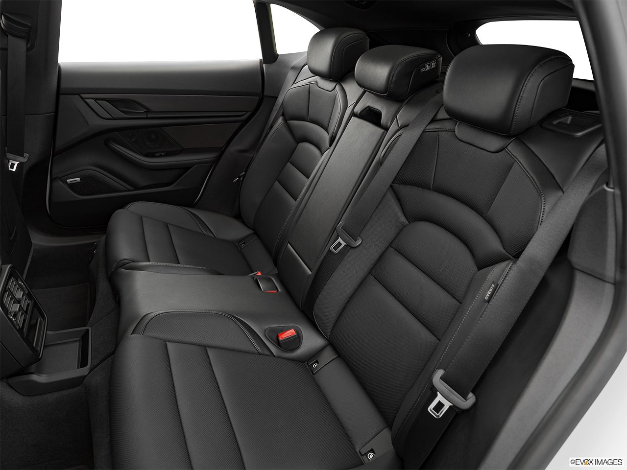 2023 Porsche Taycan photo