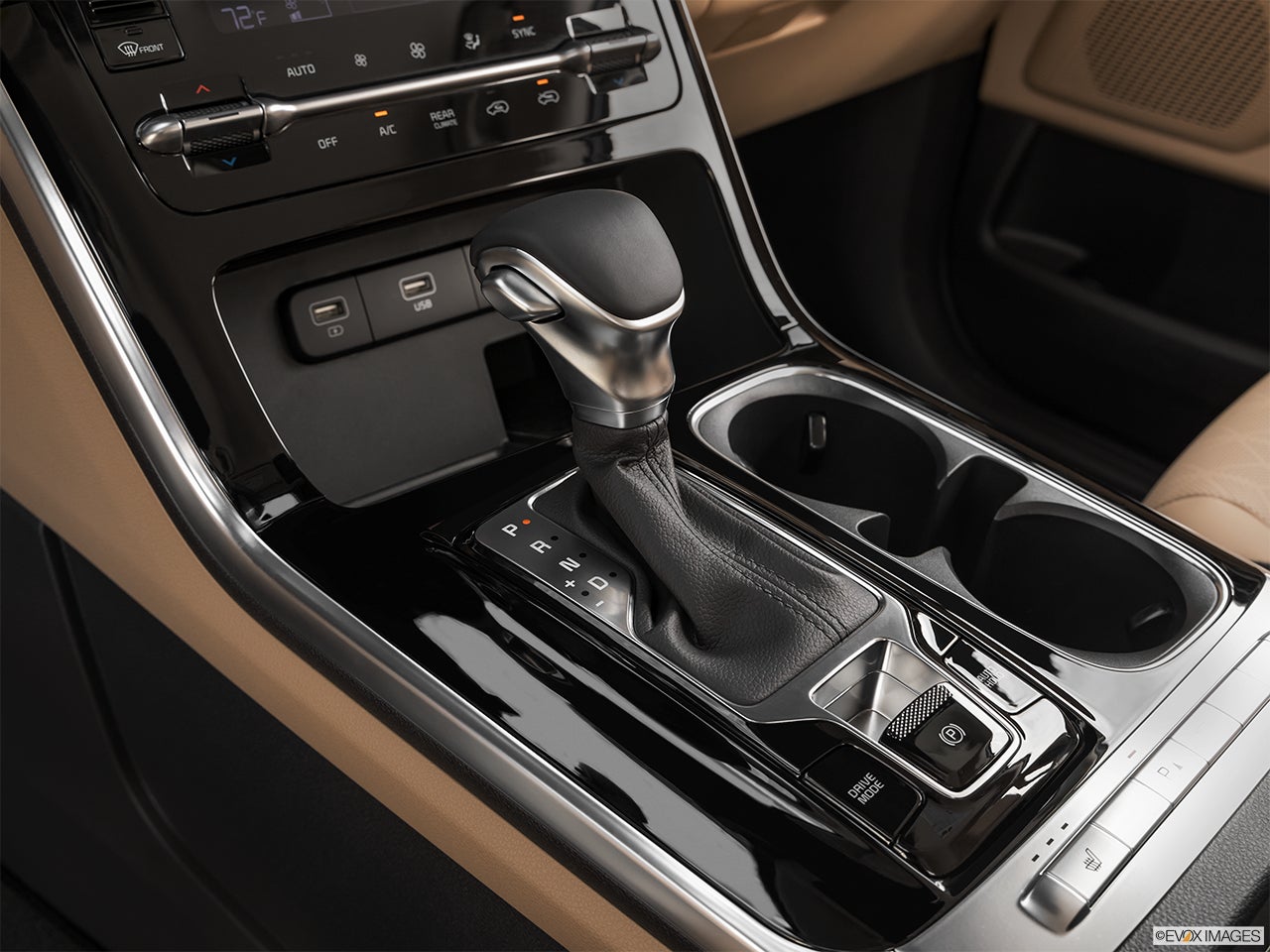 2024 Kia Carnival photo