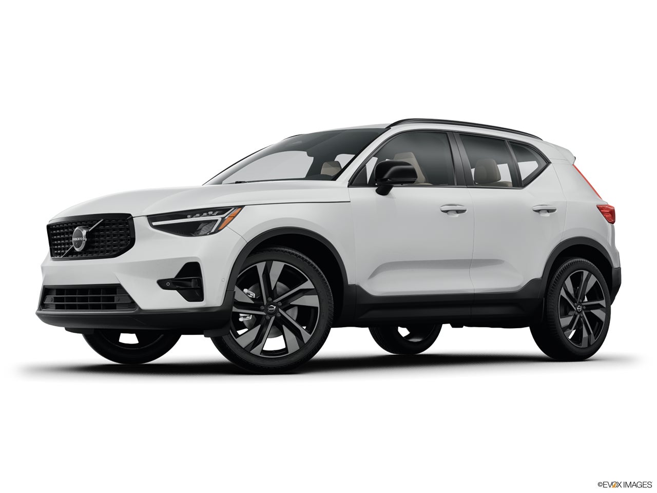 2025 Volvo XC40 photo