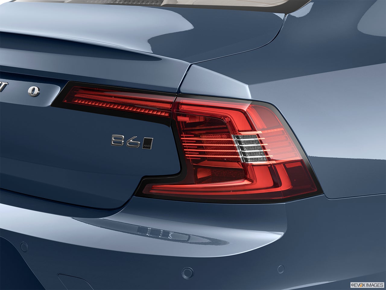 2025 Volvo S90 photo