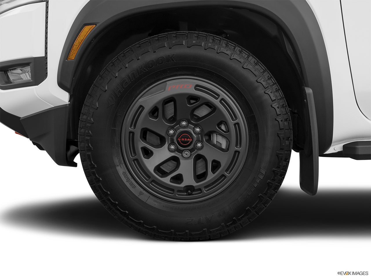 2025 Nissan Frontier photo