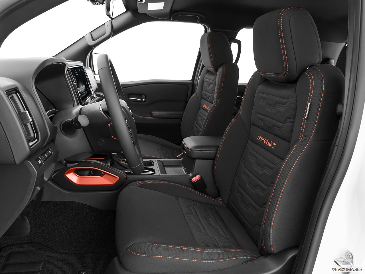 2025 Nissan Frontier photo