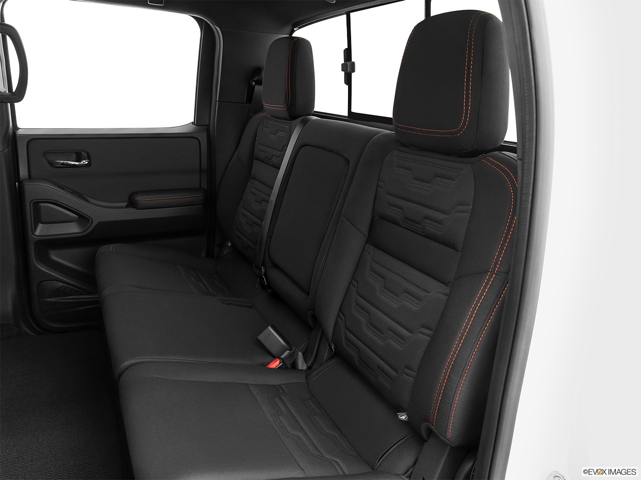2025 Nissan Frontier photo