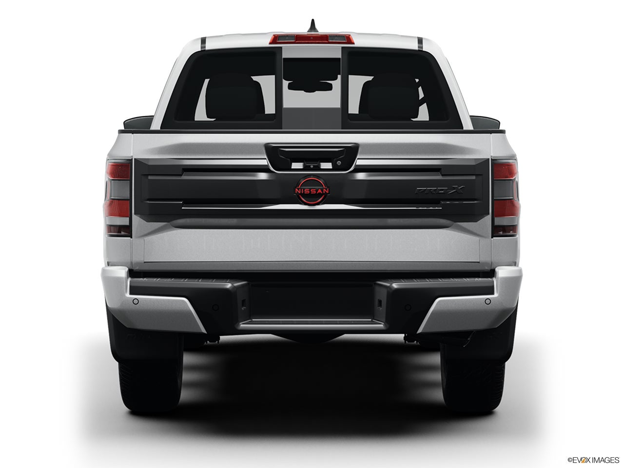 2025 Nissan Frontier photo