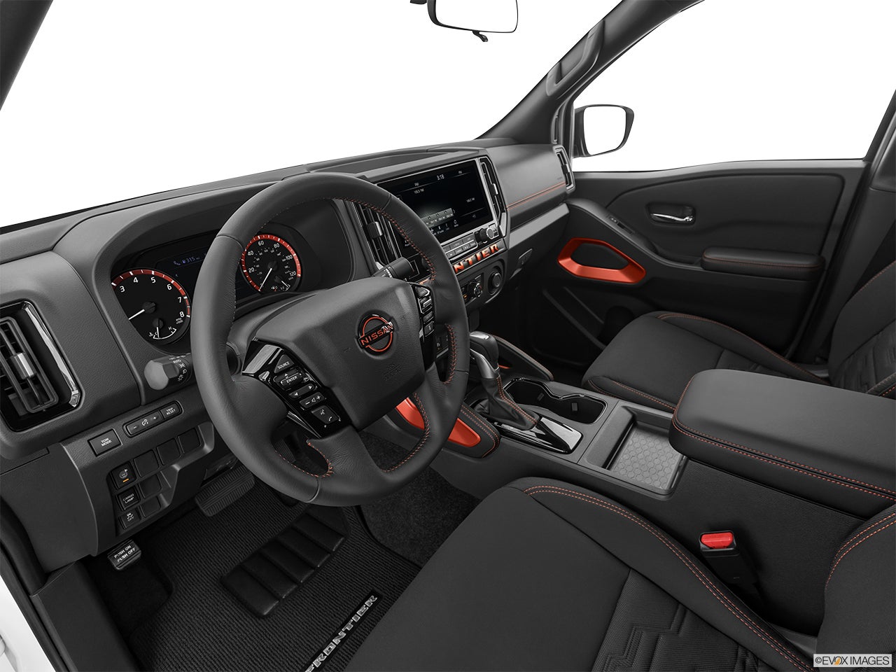 2025 Nissan Frontier photo